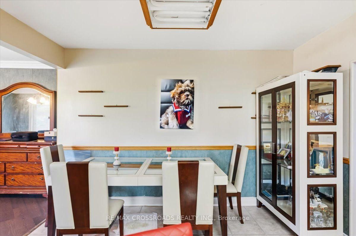 239 Island Road • Toronto, ON photo 5
