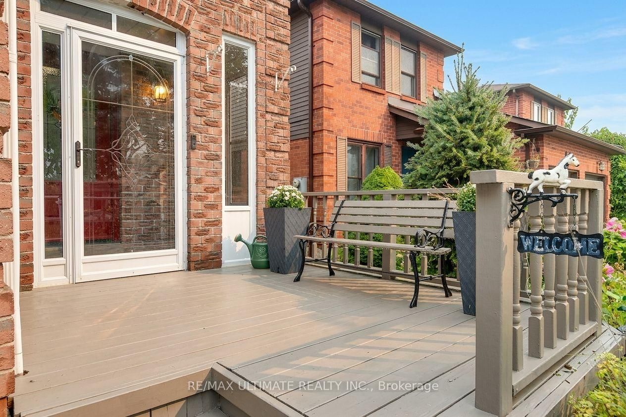73 Cluett Drive • Ajax, ON photo 3