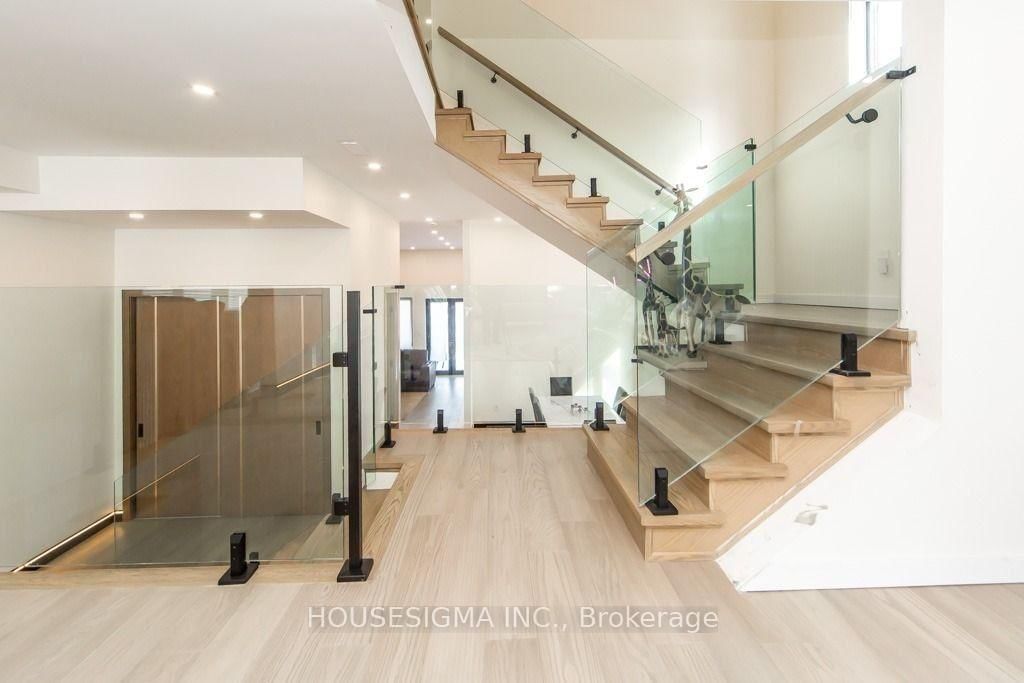 475 Wilson Road N • Oshawa, ON photo 2