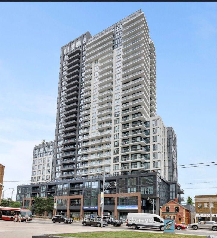 1402 - 286 main Street