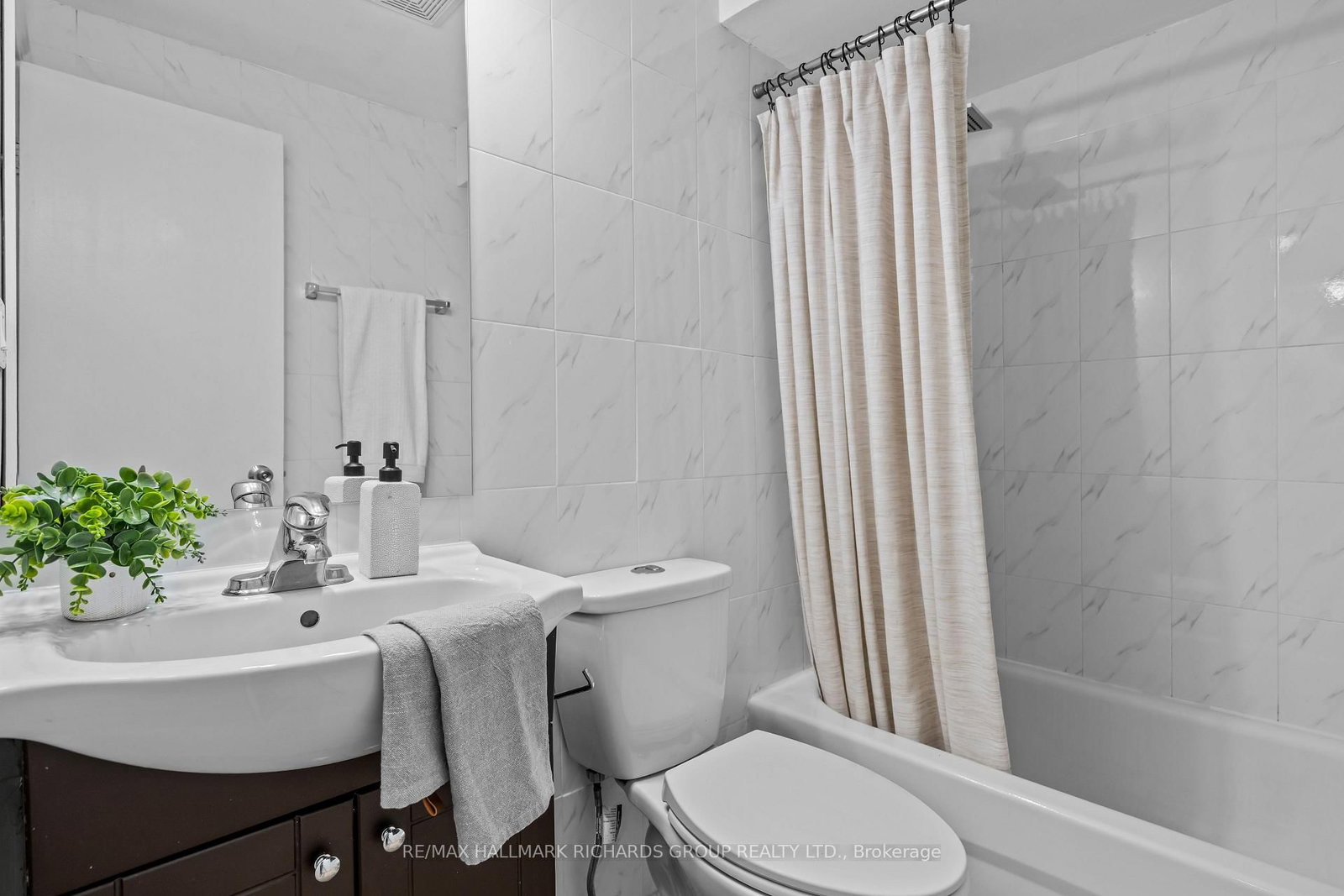 11 Livonia Place • #18 • Toronto, ON photo 17