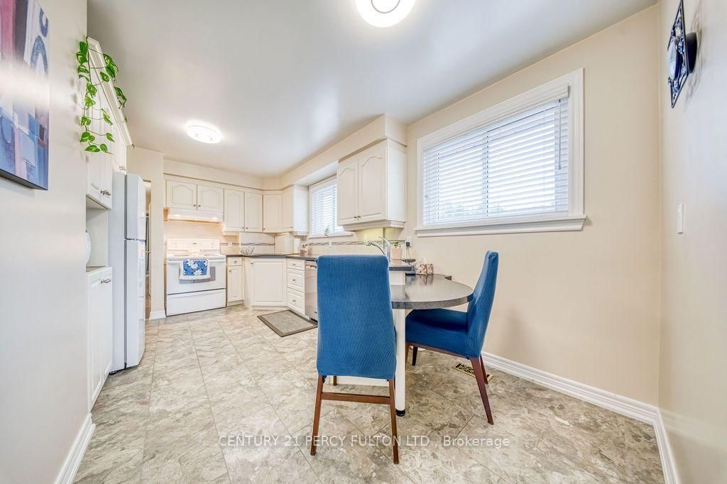 70 Limevale Crescent • Toronto, ON photo 16
