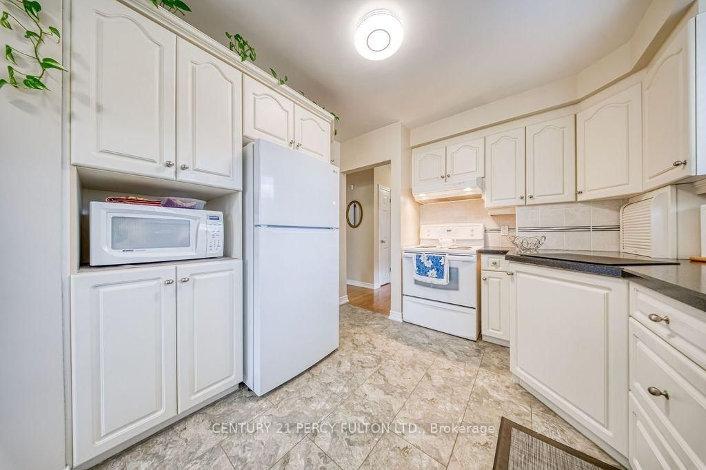 70 Limevale Crescent • Toronto, ON photo 17