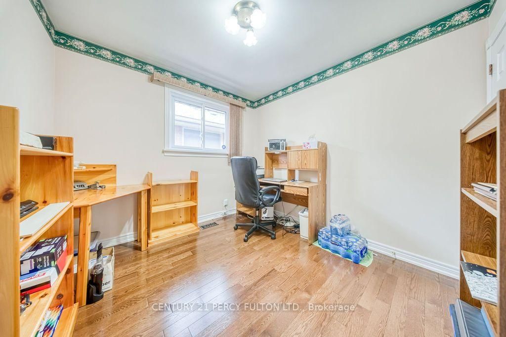 70 Limevale Crescent • Toronto, ON photo 20