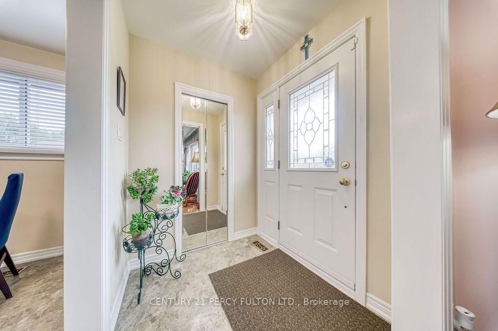70 Limevale Crescent • Toronto, ON photo 3