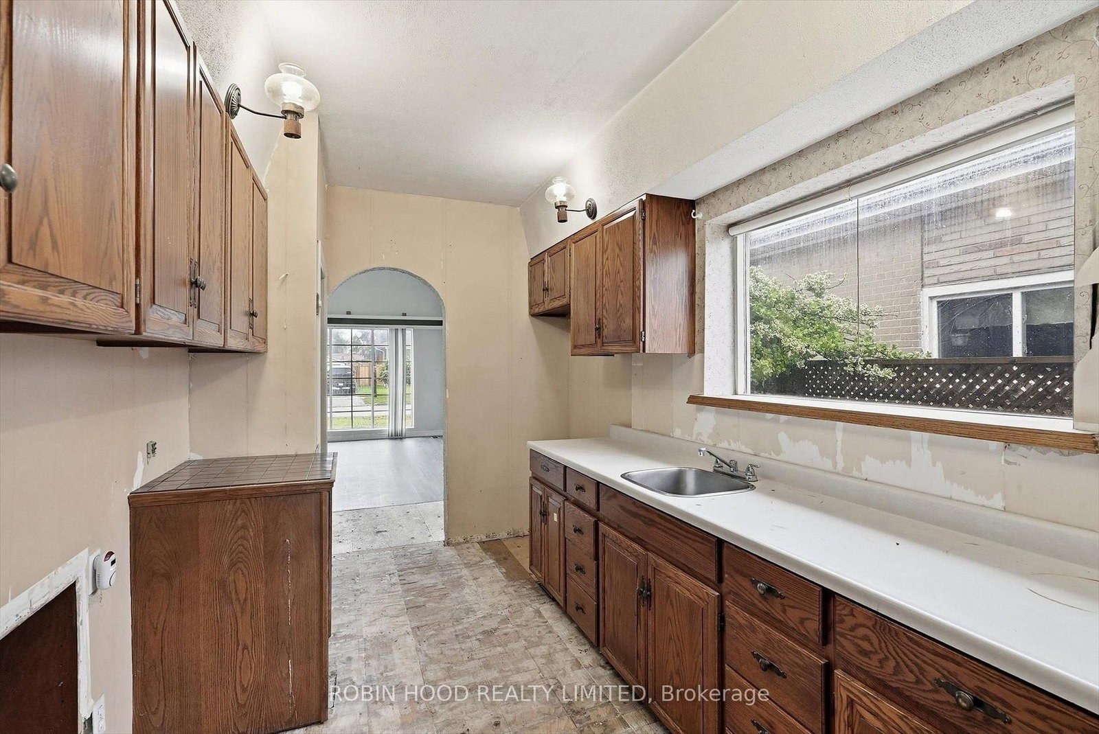 8 Pandora Circle • Toronto, ON photo 13