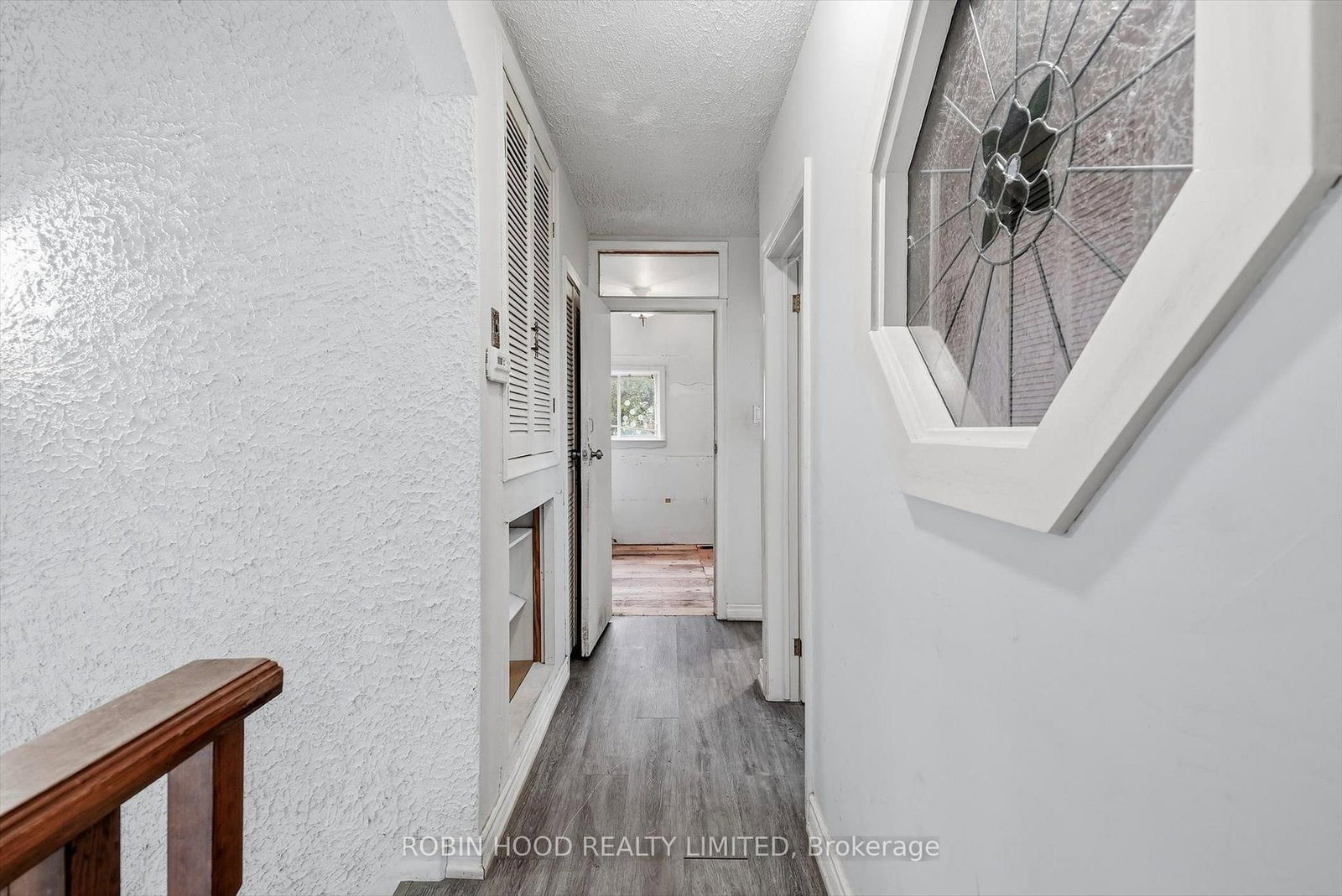 8 Pandora Circle • Toronto, ON photo 15