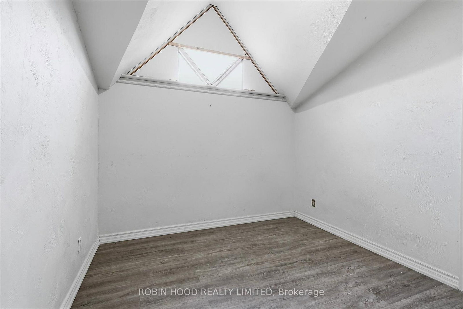 8 Pandora Circle • Toronto, ON photo 20