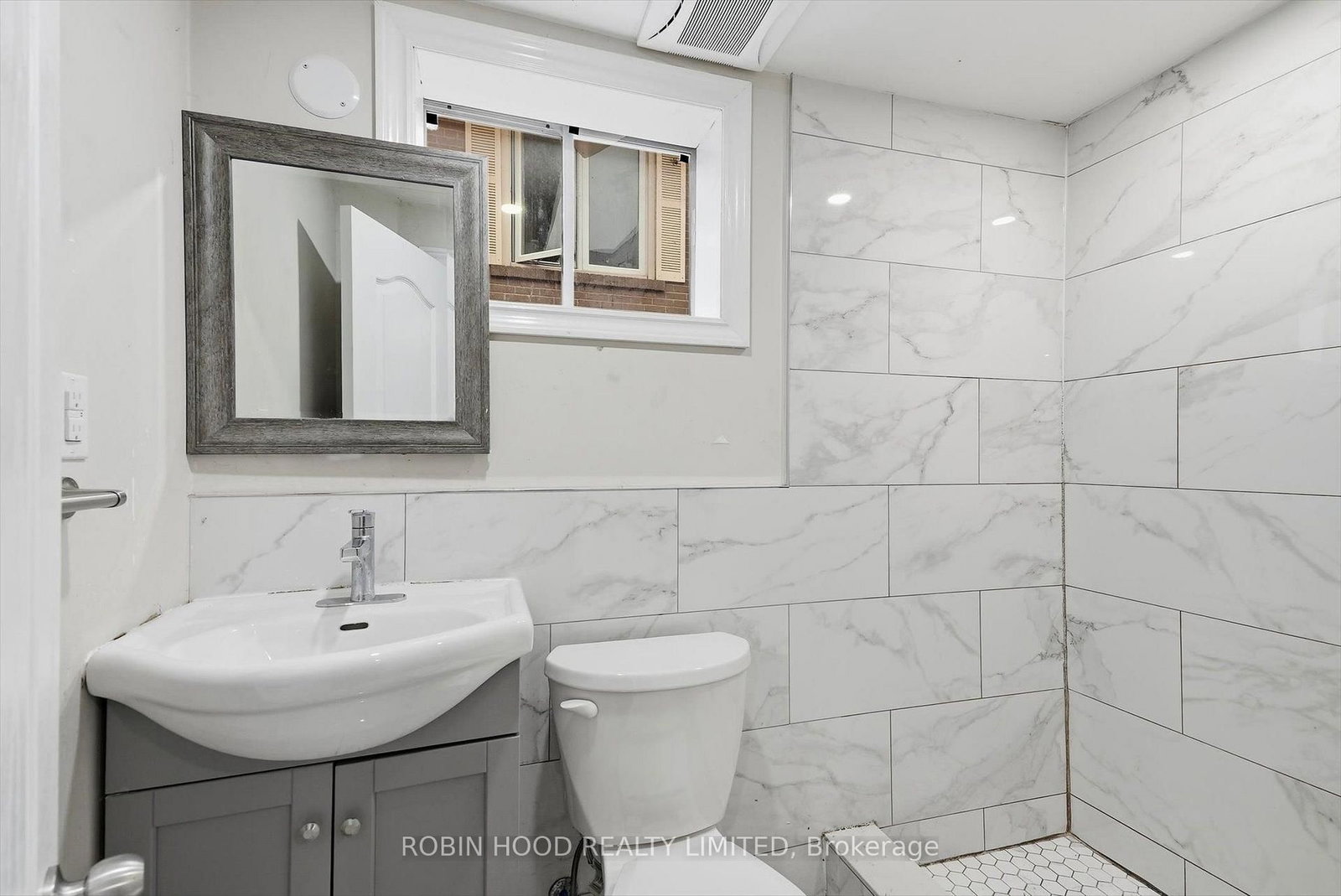 8 Pandora Circle • Toronto, ON photo 38