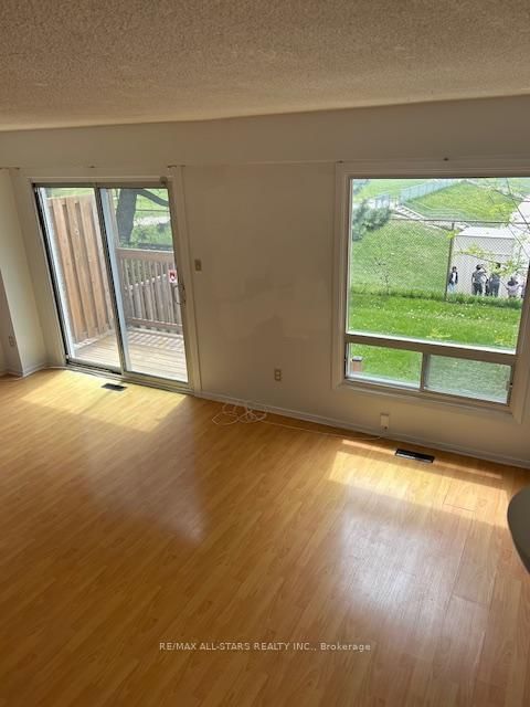 201 Alexmuir Boulevard • #82 • Toronto, ON photo 5