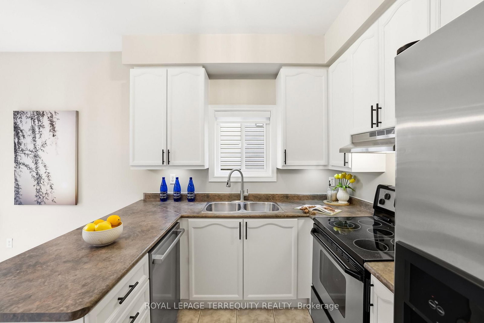8 Sinden Drive • Whitby, ON photo 13