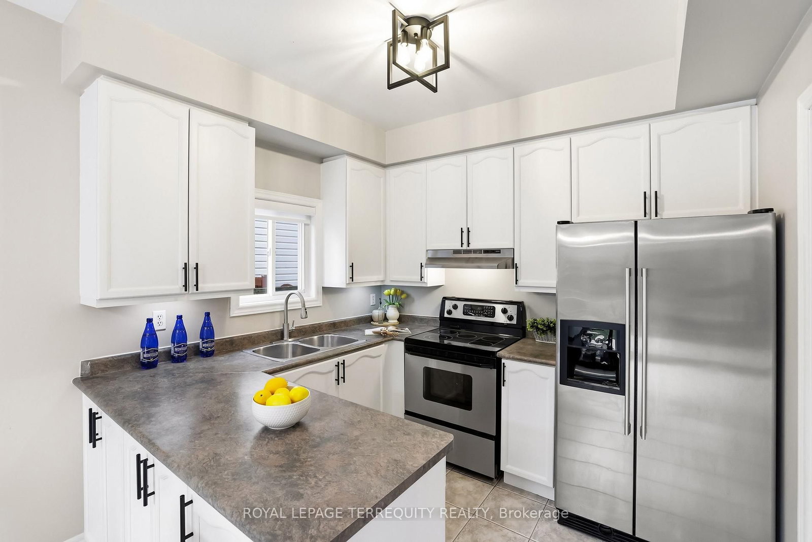 8 Sinden Drive • Whitby, ON photo 15