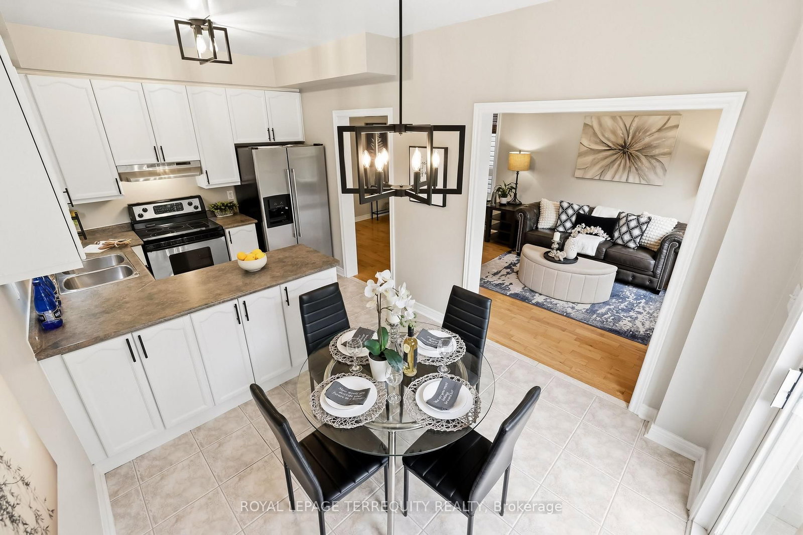 8 Sinden Drive • Whitby, ON photo 18