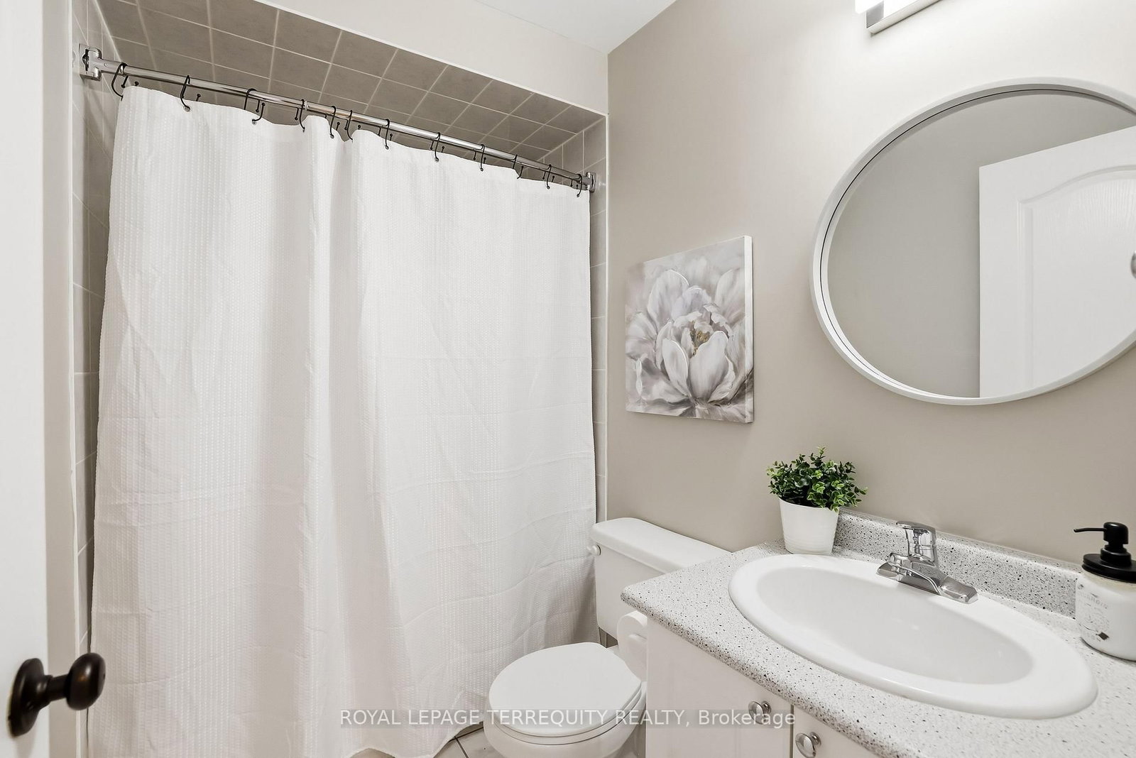 8 Sinden Drive • Whitby, ON photo 32