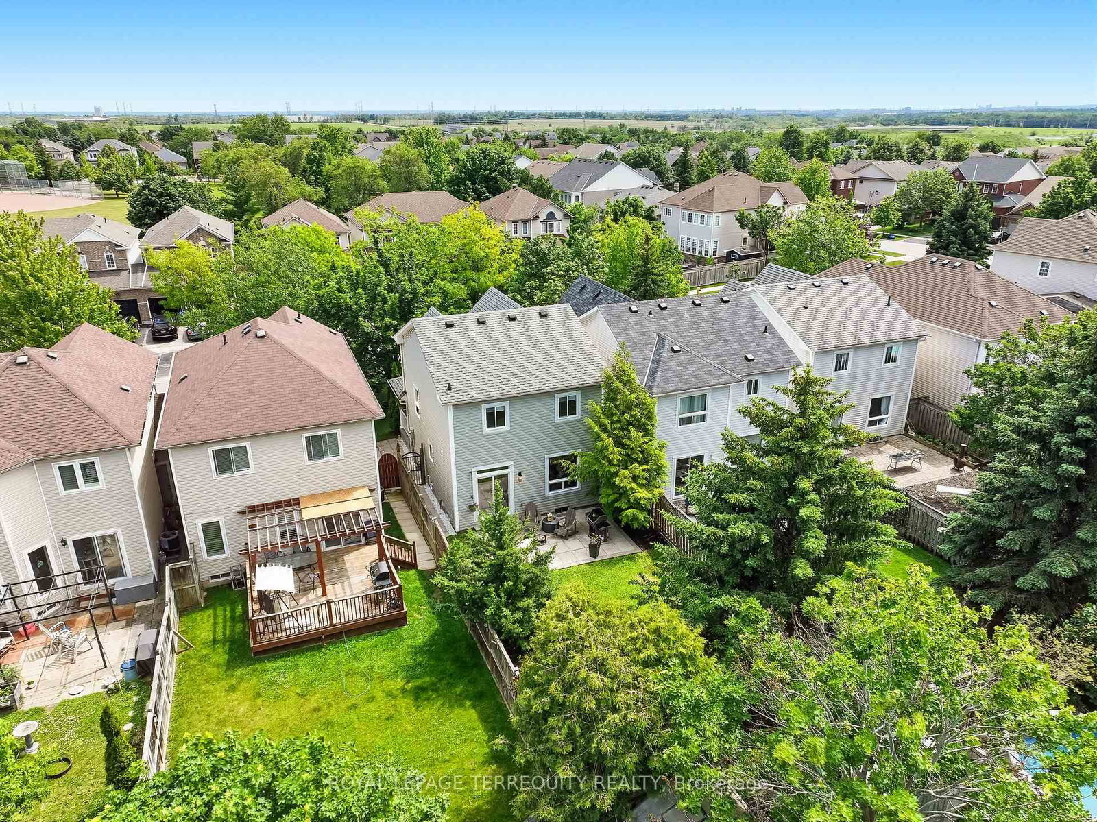 8 Sinden Drive • Whitby, ON photo 45