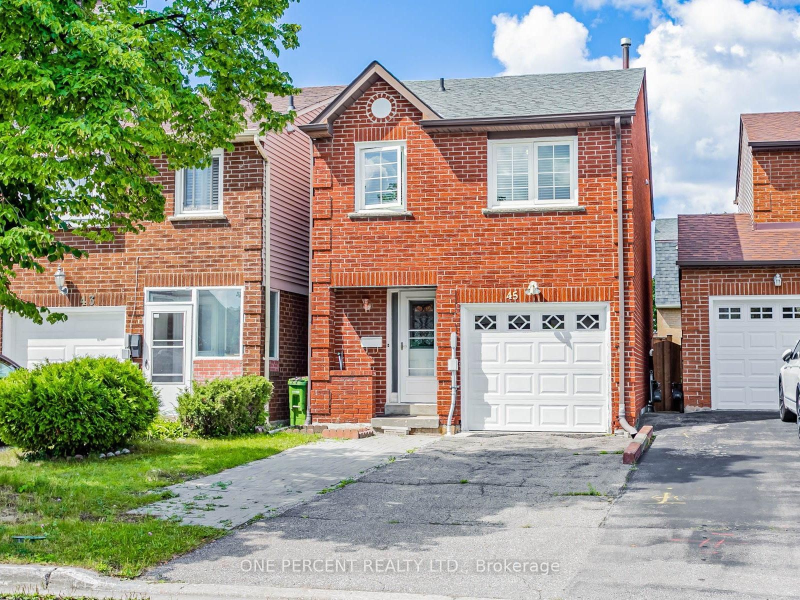 45 West Burton Court • Toronto, ON photo 3