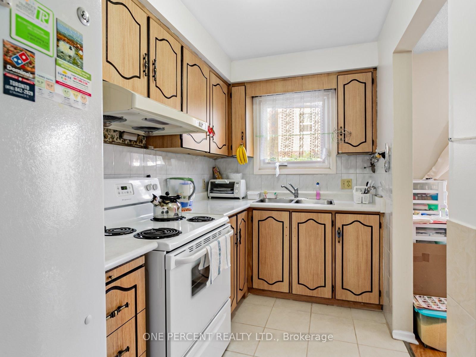 45 West Burton Court • Toronto, ON photo 8