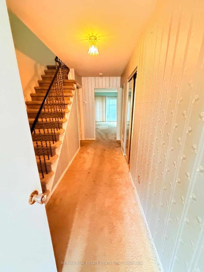 1028 Bridletowne Circle