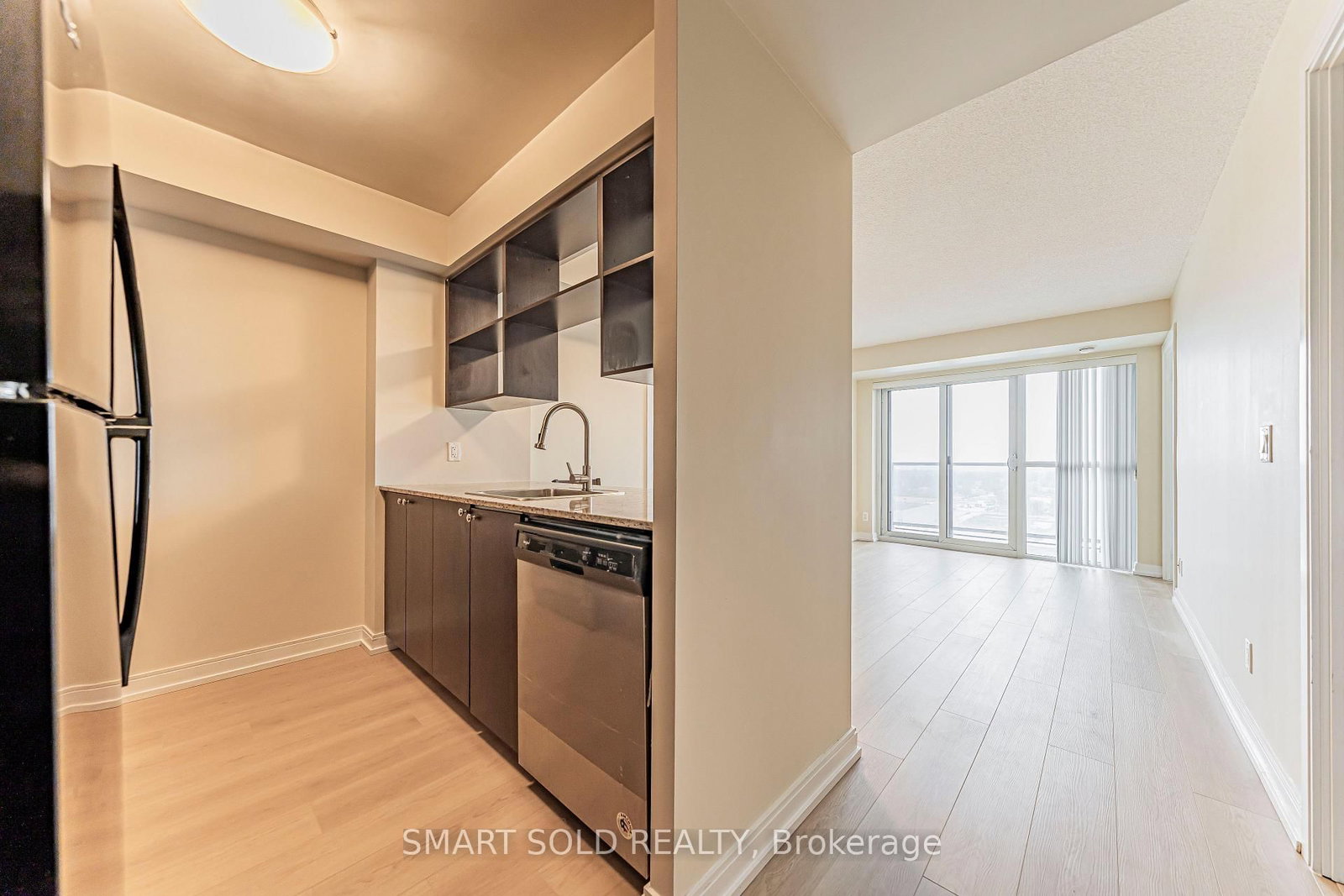 181 Village Green Square • #1621 • Toronto, ON photo 5