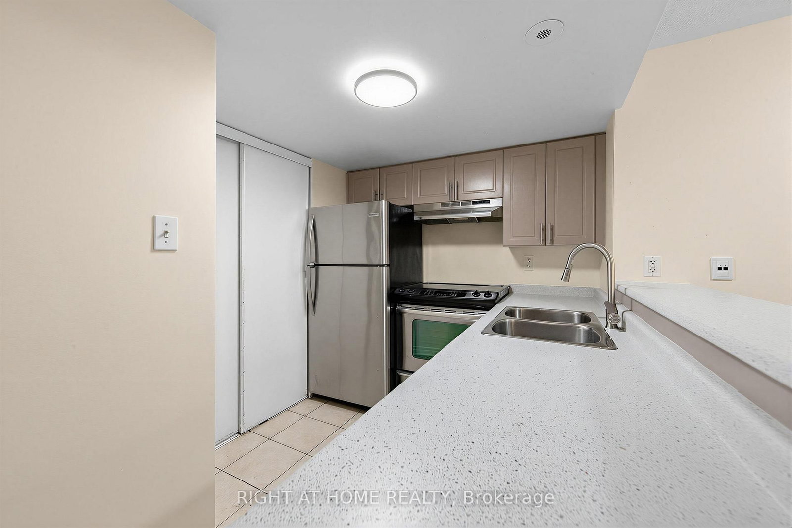 200 Mclevin Avenue • #93 • Toronto, ON photo 14