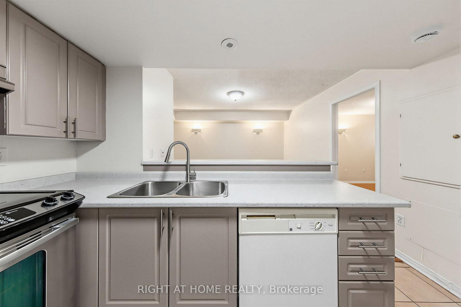 200 Mclevin Avenue • #93 • Toronto, ON photo 17