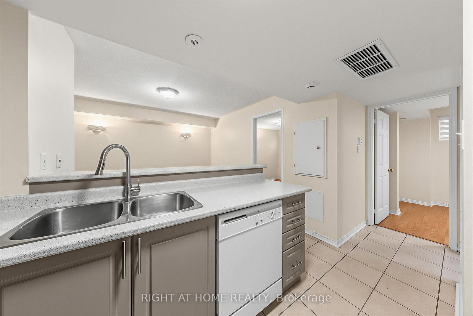 200 Mclevin Avenue • #93 • Toronto, ON photo 18