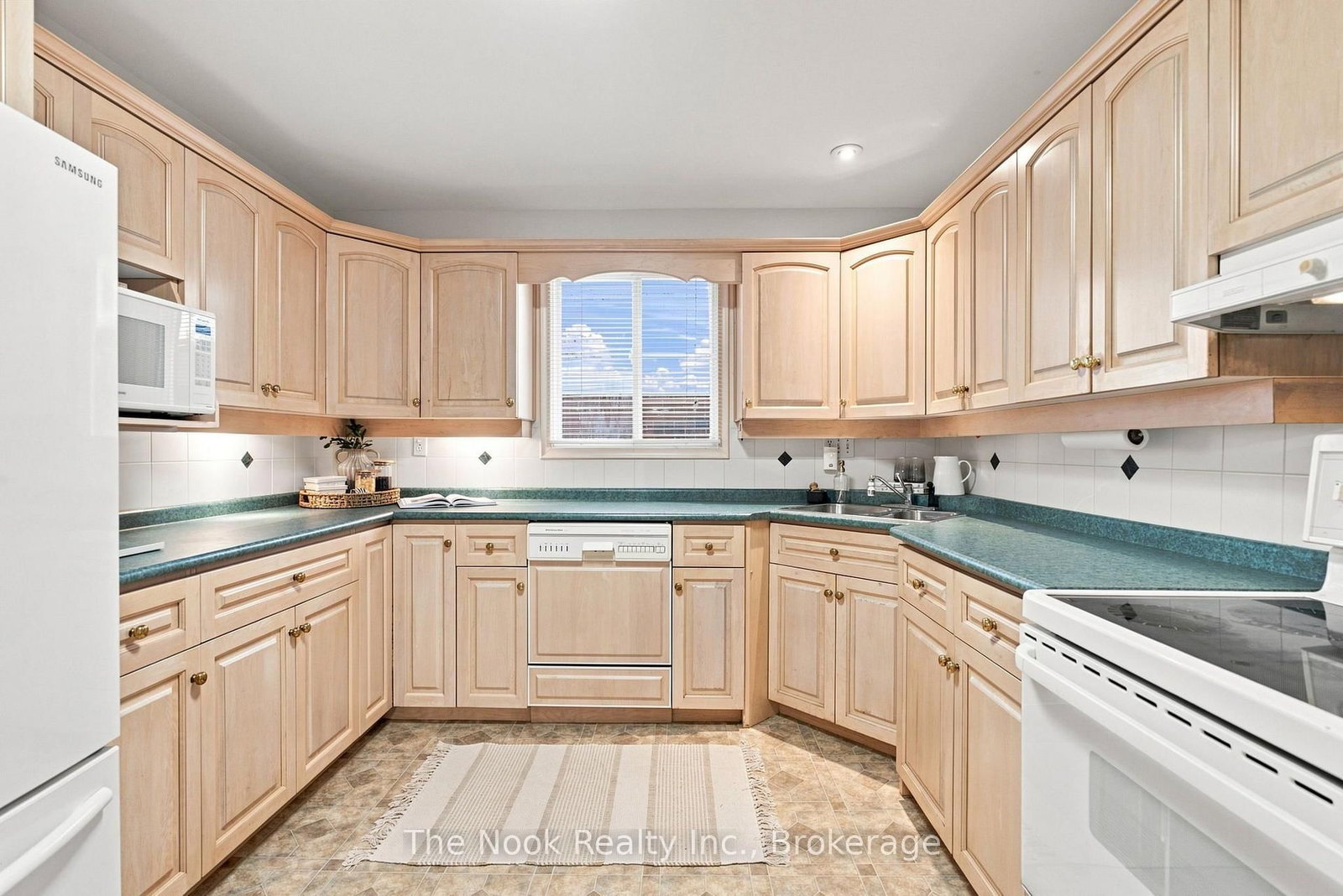 355 Ridgeway Avenue • Oshawa, ON photo 11