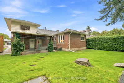 355 Ridgeway Avenue • Oshawa, ON photo 2