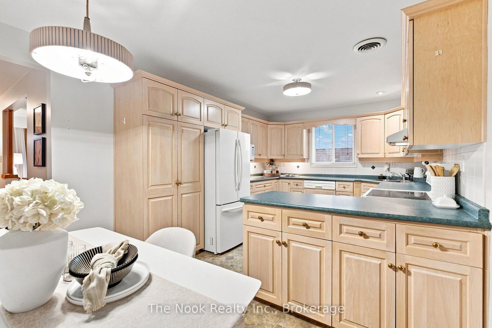 355 Ridgeway Avenue • Oshawa, ON photo 9