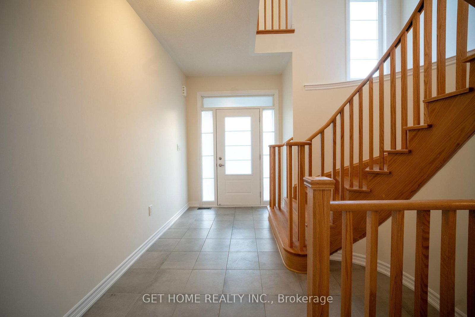 215 Ronald Gustcott Drive • Oshawa, ON photo 4