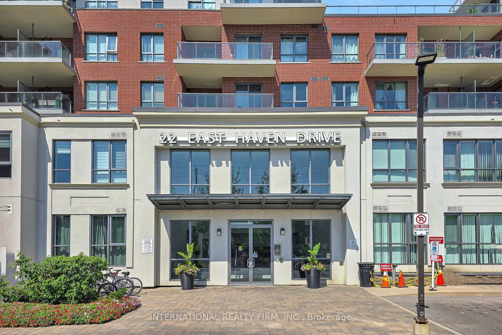 22 East Haven Drive • #812 • Toronto, ON photo 2