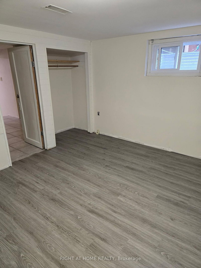 Basement - 109 Furnival Road S