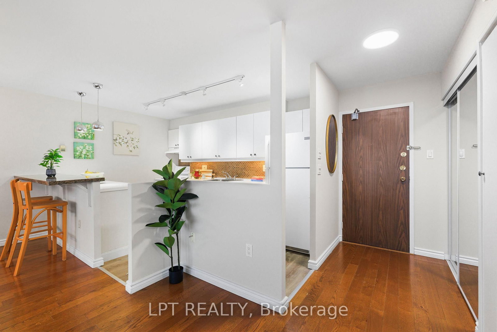 15 Torrance Road • #1910 • Toronto, ON photo 5