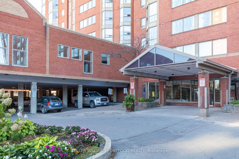 810 - 2460 Eglinton Avenue E