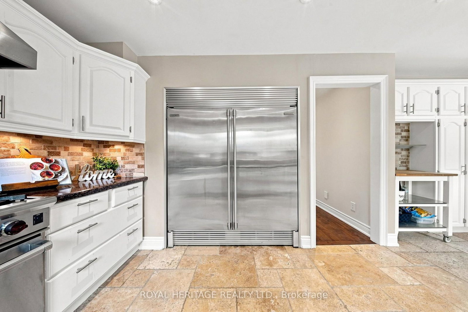 816 Sheppard Avenue • Pickering, ON photo 11