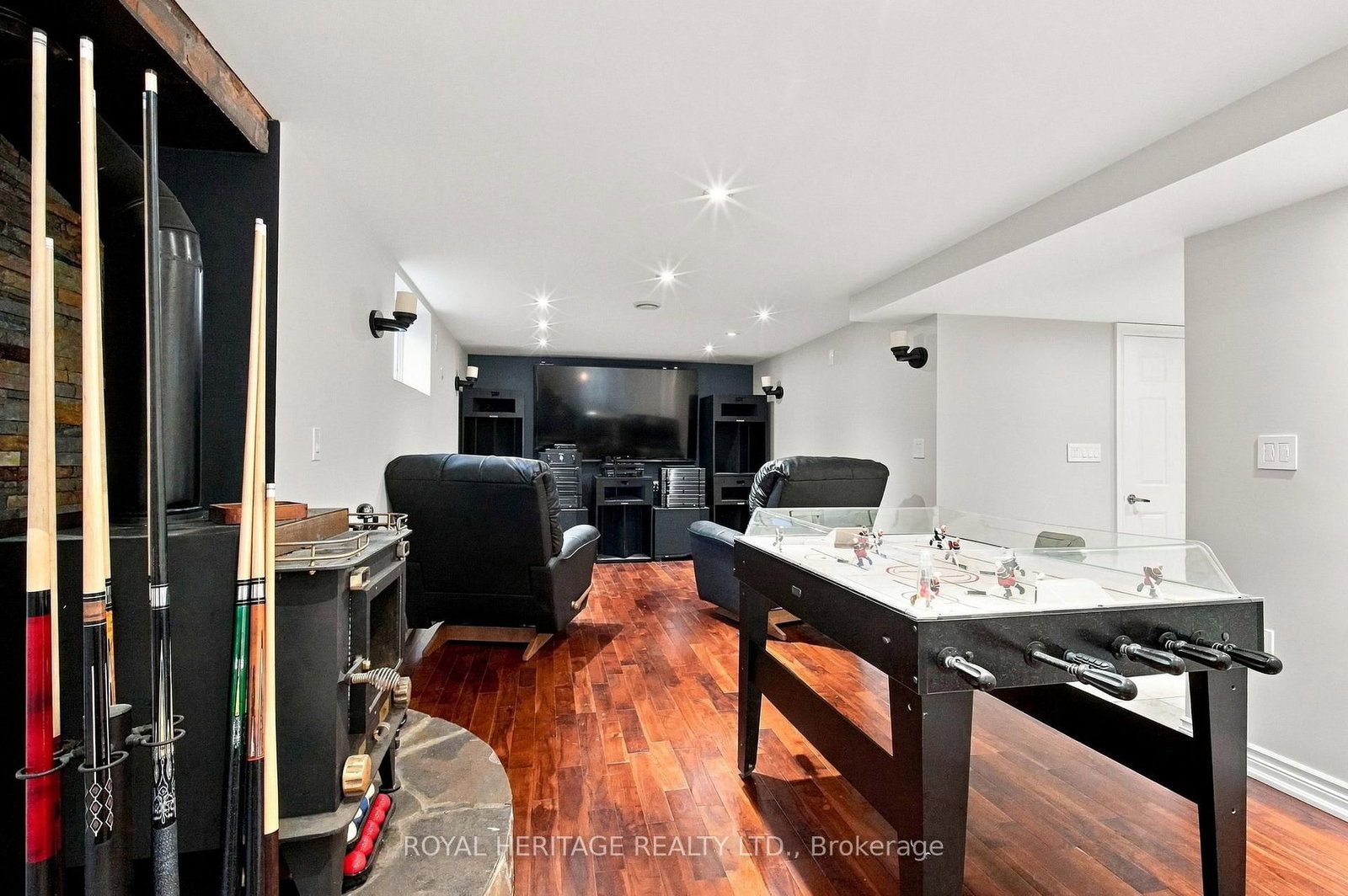 816 Sheppard Avenue • Pickering, ON photo 30
