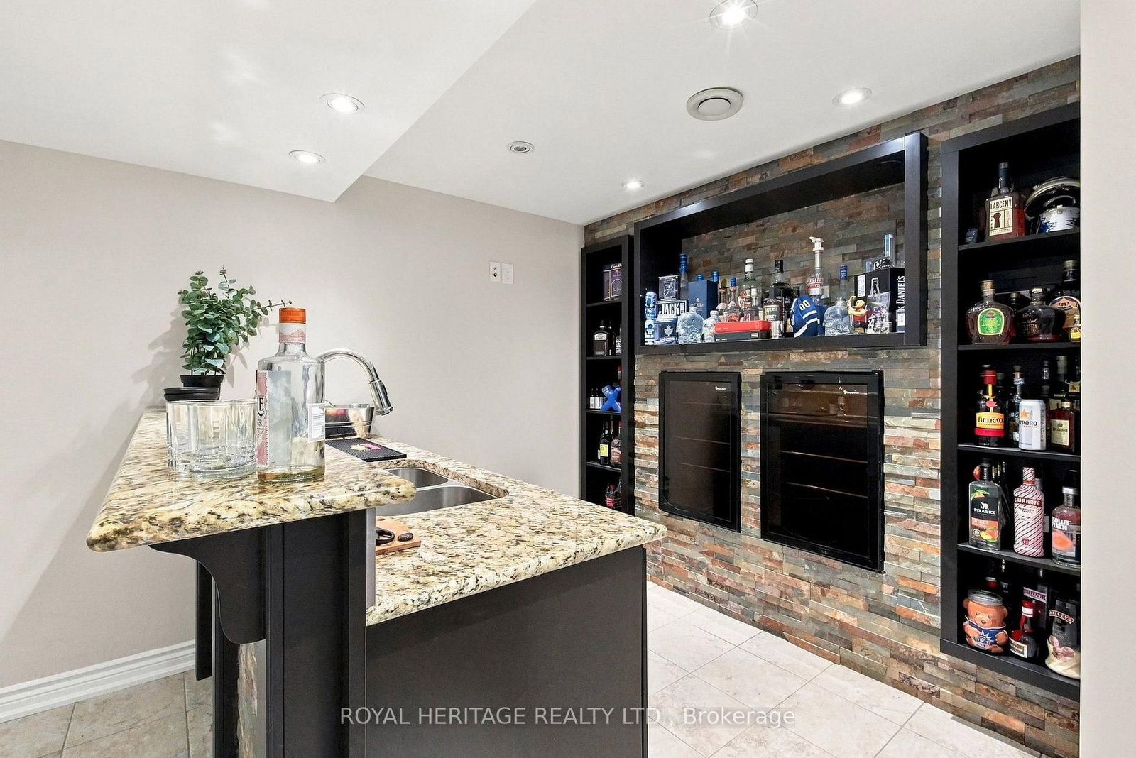 816 Sheppard Avenue • Pickering, ON photo 35