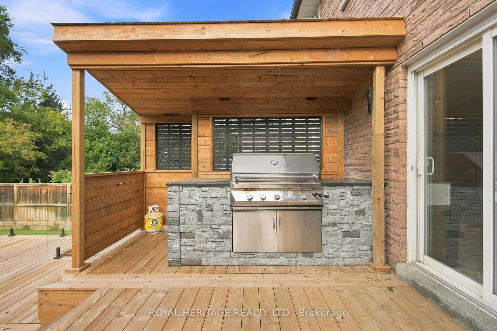 816 Sheppard Avenue • Pickering, ON photo 37