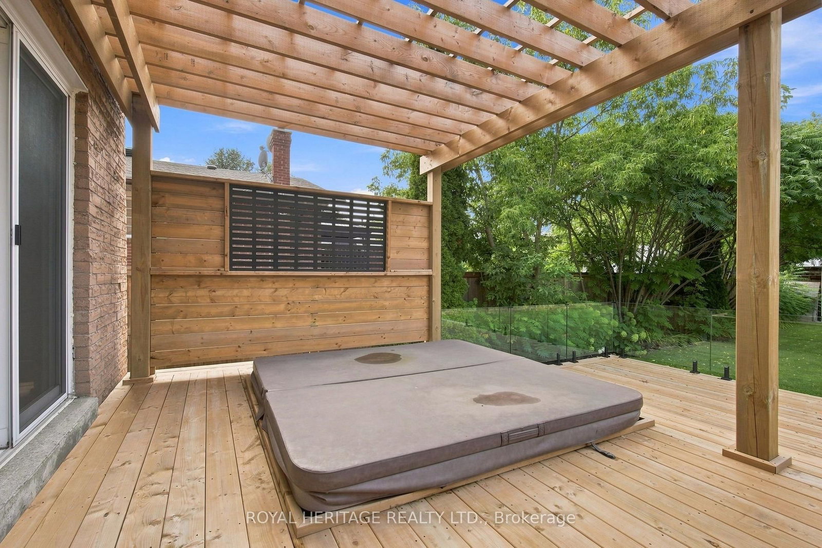 816 Sheppard Avenue • Pickering, ON photo 38