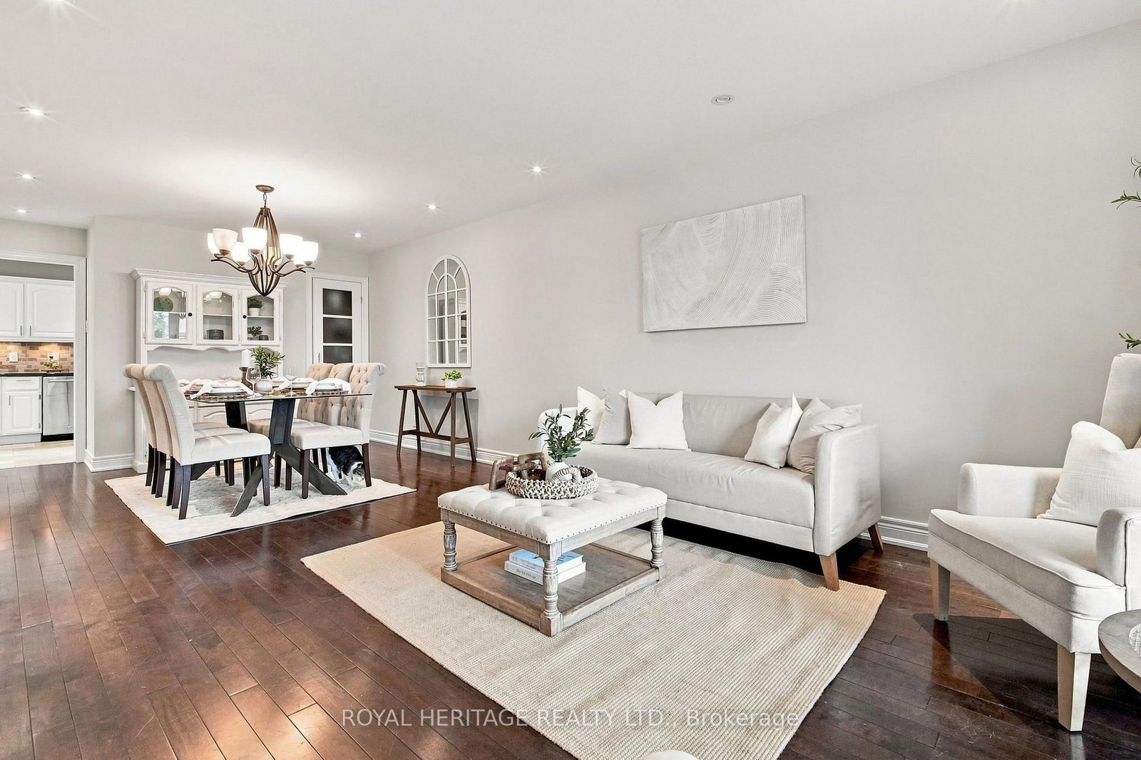 816 Sheppard Avenue • Pickering, ON photo 5