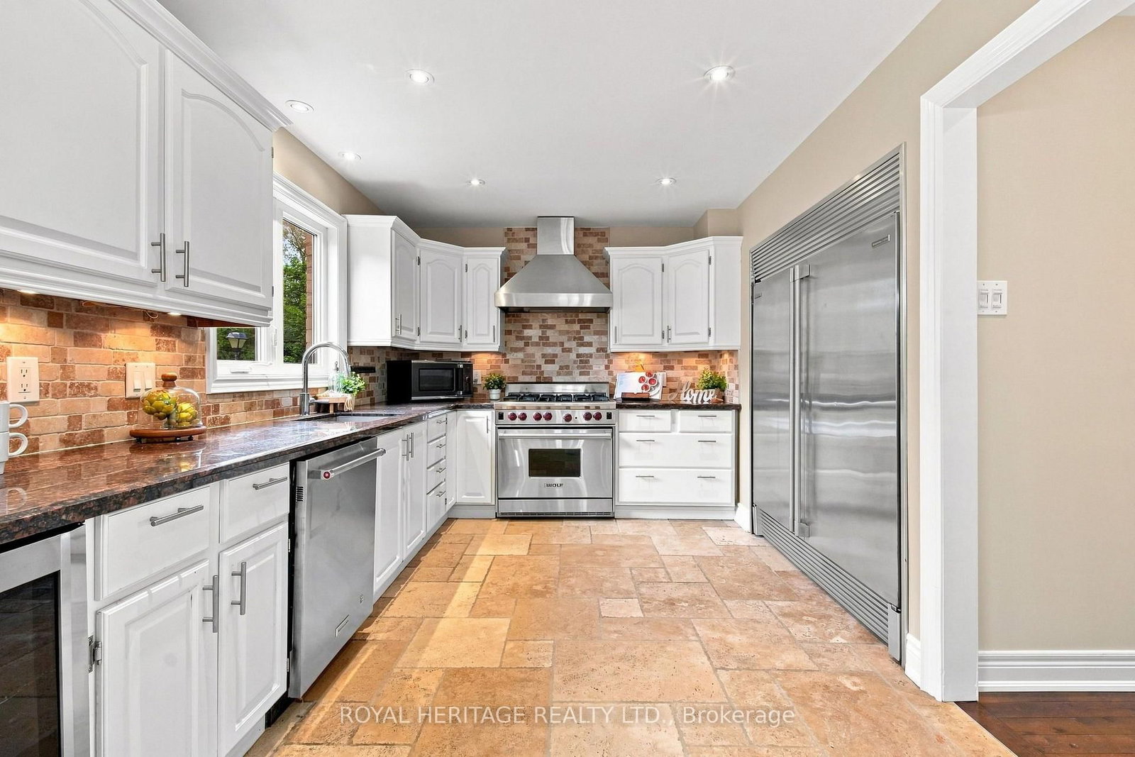 816 Sheppard Avenue • Pickering, ON photo 9