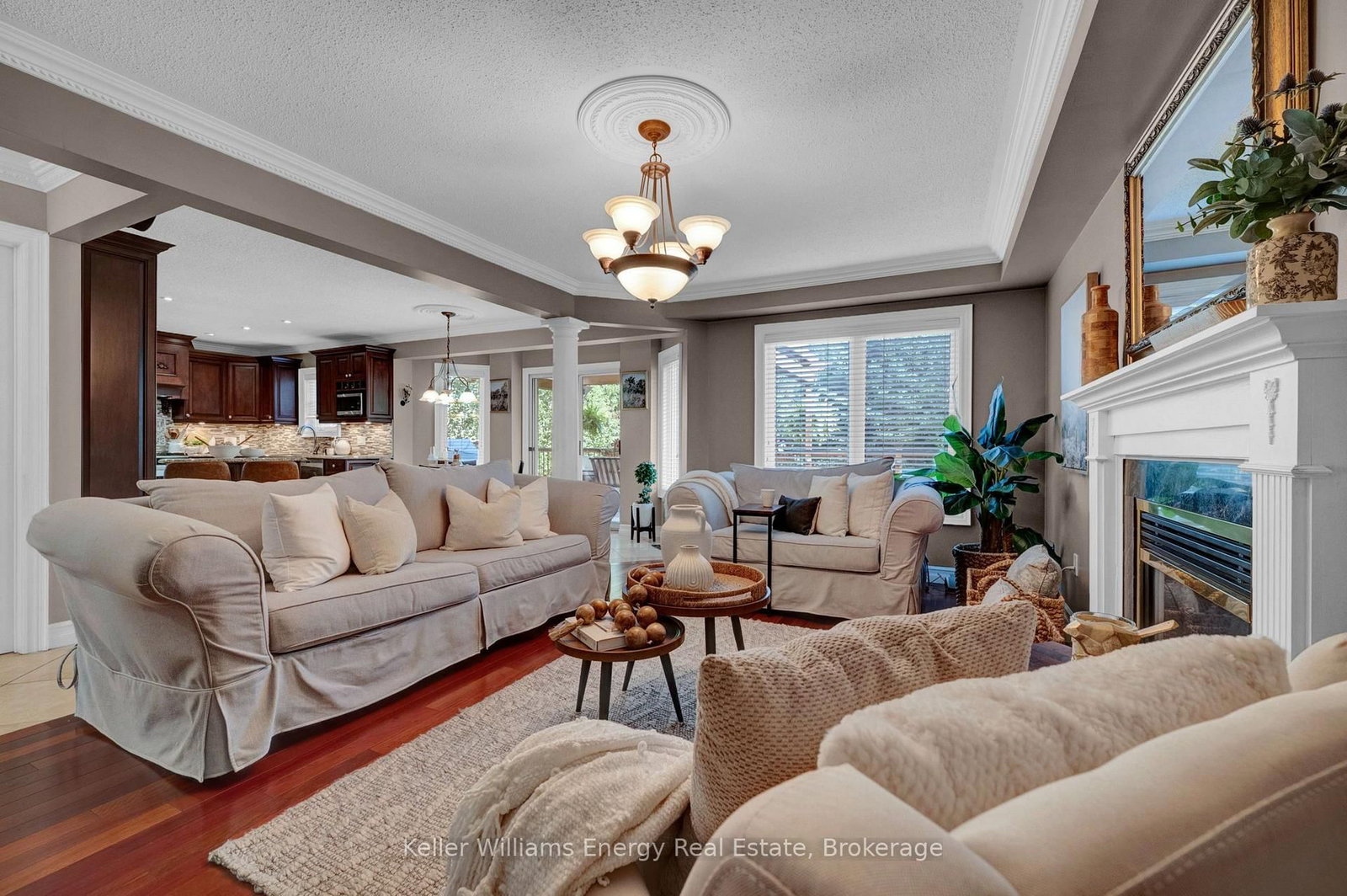 35 Living Court • Clarington, ON photo 11