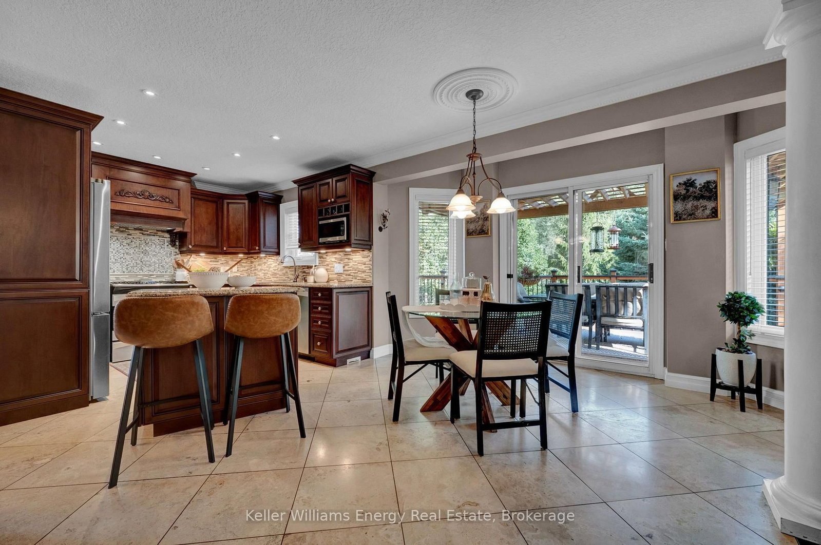 35 Living Court • Clarington, ON photo 13
