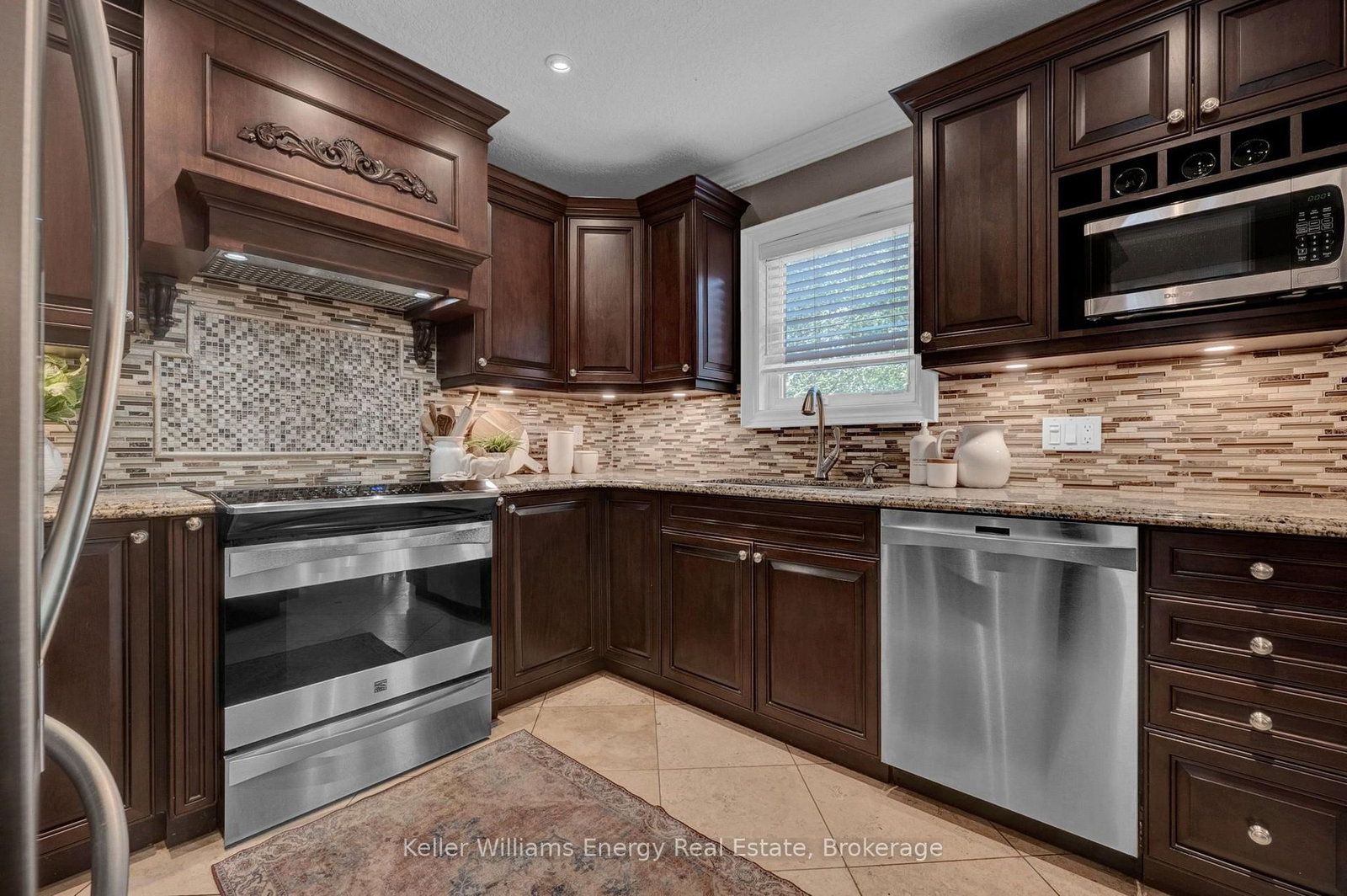 35 Living Court • Clarington, ON photo 14