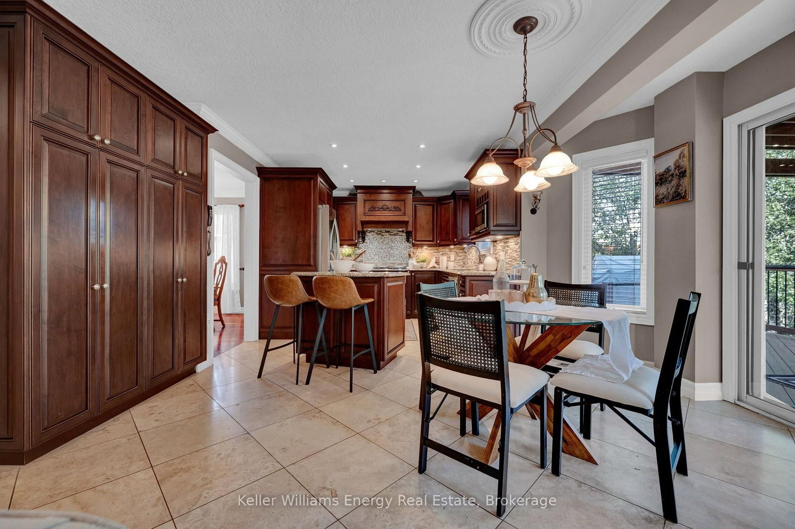 35 Living Court • Clarington, ON photo 16