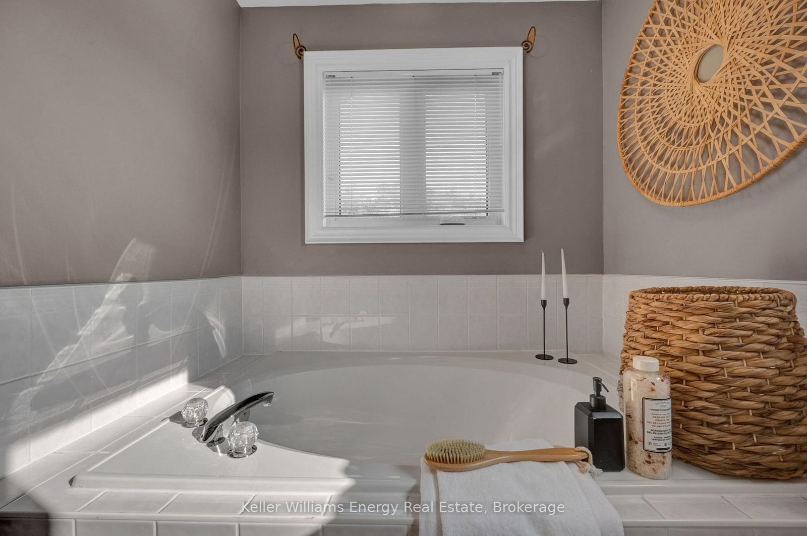 35 Living Court • Clarington, ON photo 24