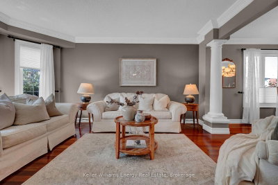 35 Living Court • Clarington, ON photo 4