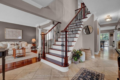 35 Living Court • Clarington, ON photo 5