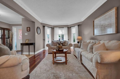 35 Living Court • Clarington, ON photo 6