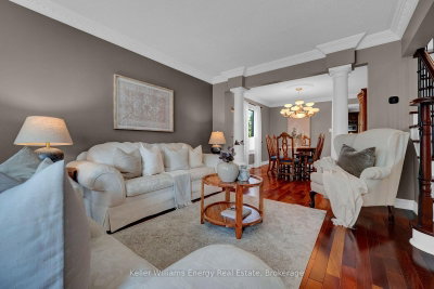 35 Living Court • Clarington, ON photo 7